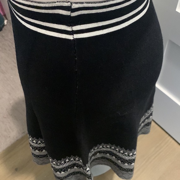 Sioni Knit Skirt - Picture 3 of 8